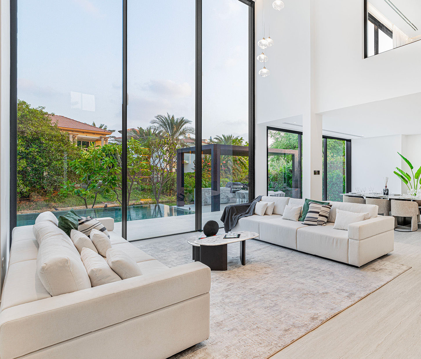 Jumeirah_islands_villas_for_sale_living_room